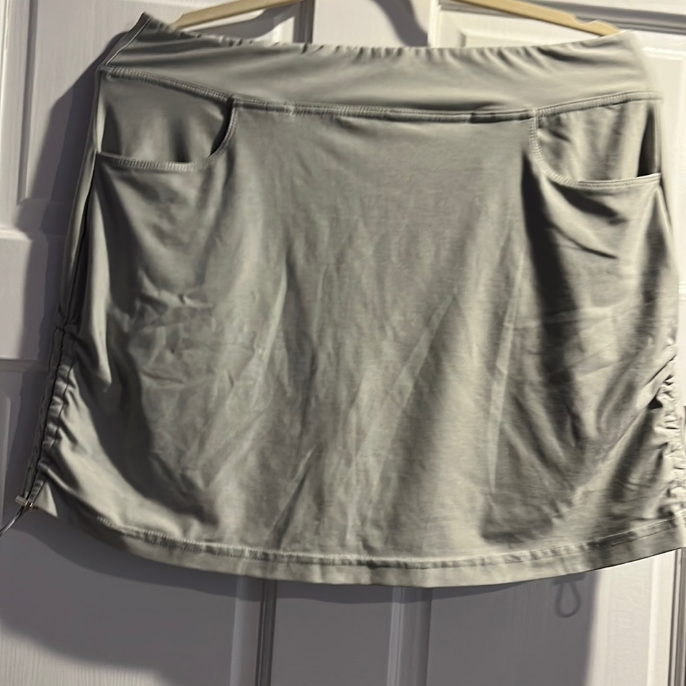 PGA Tour skort